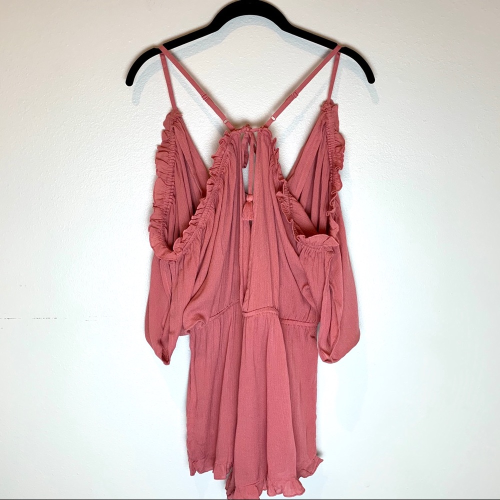 NWT Topshop Blush Pink Cold Shoulder Romper - Picture 4 of 9